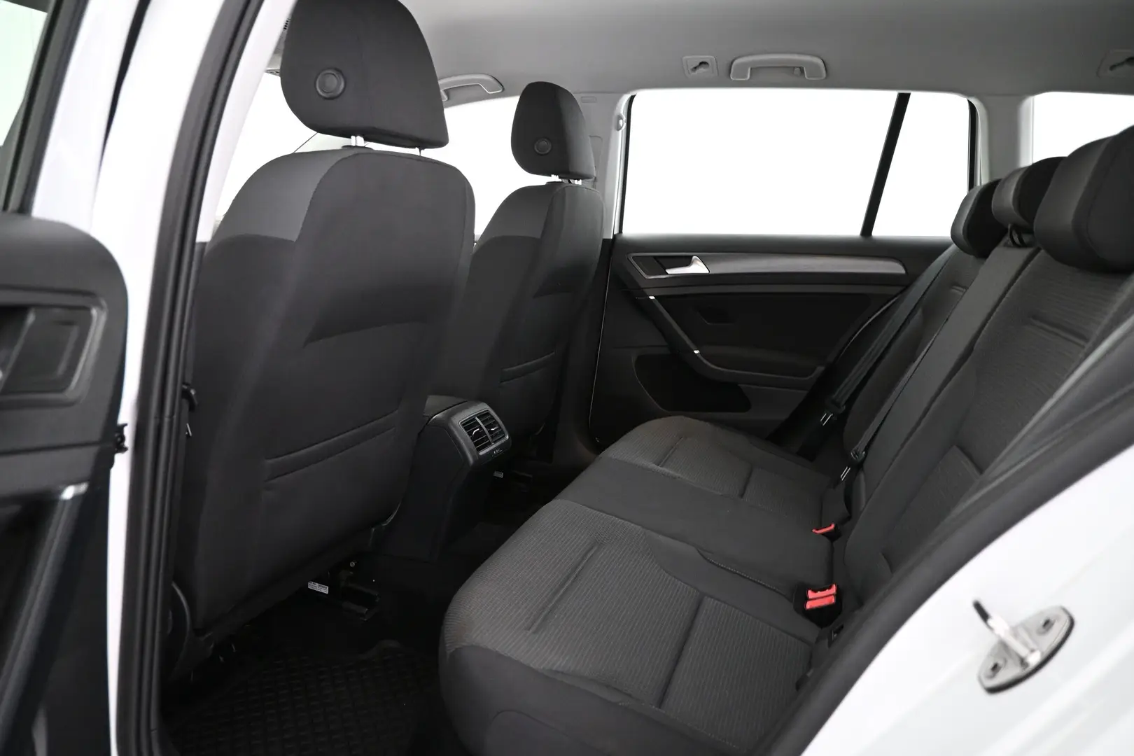 Car Image - 2DR7Ow70Xvn5tIHEfbgVDG