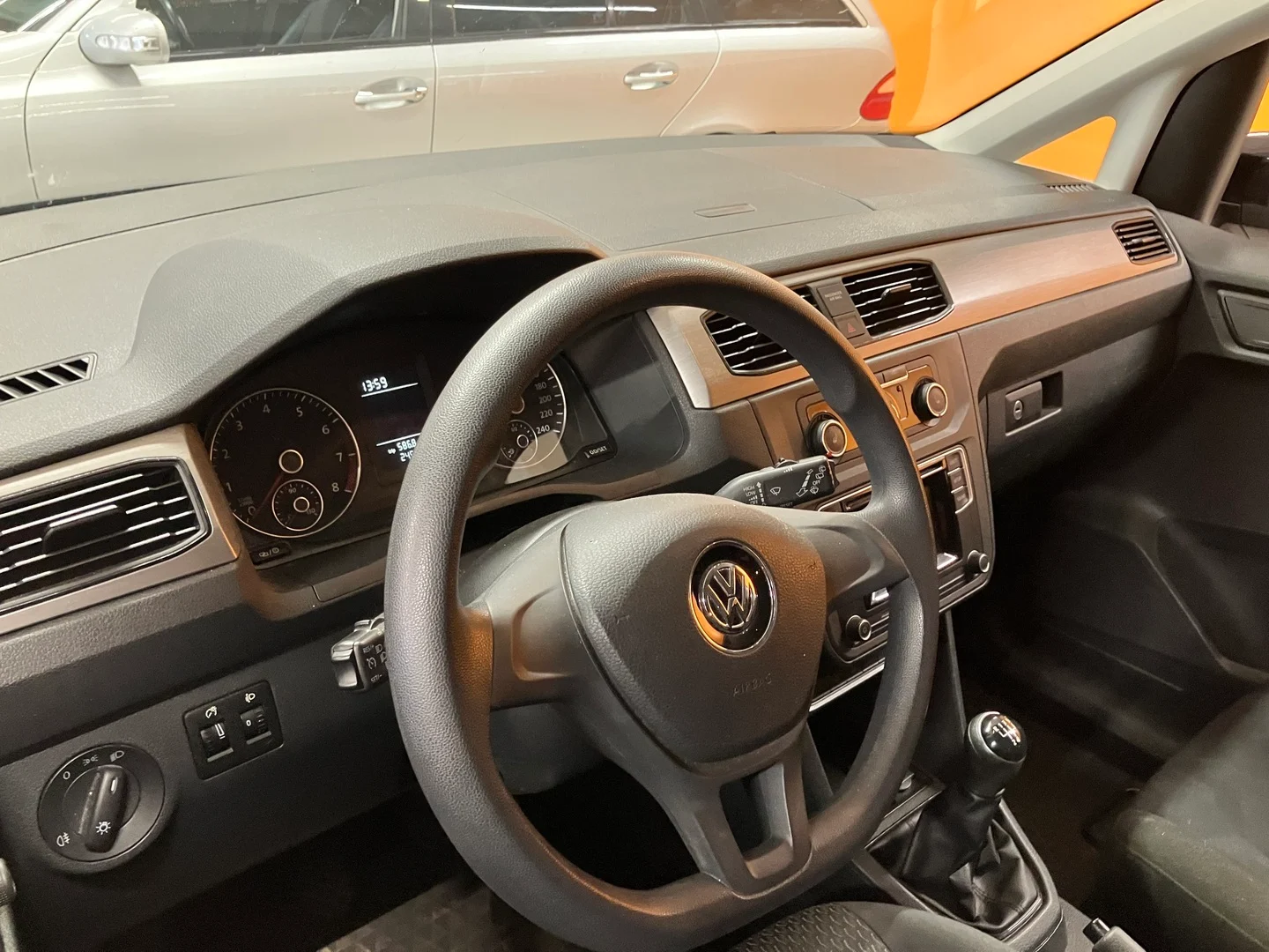 Car Image - 3yfcMfWIq6iqefTevpPsOZ