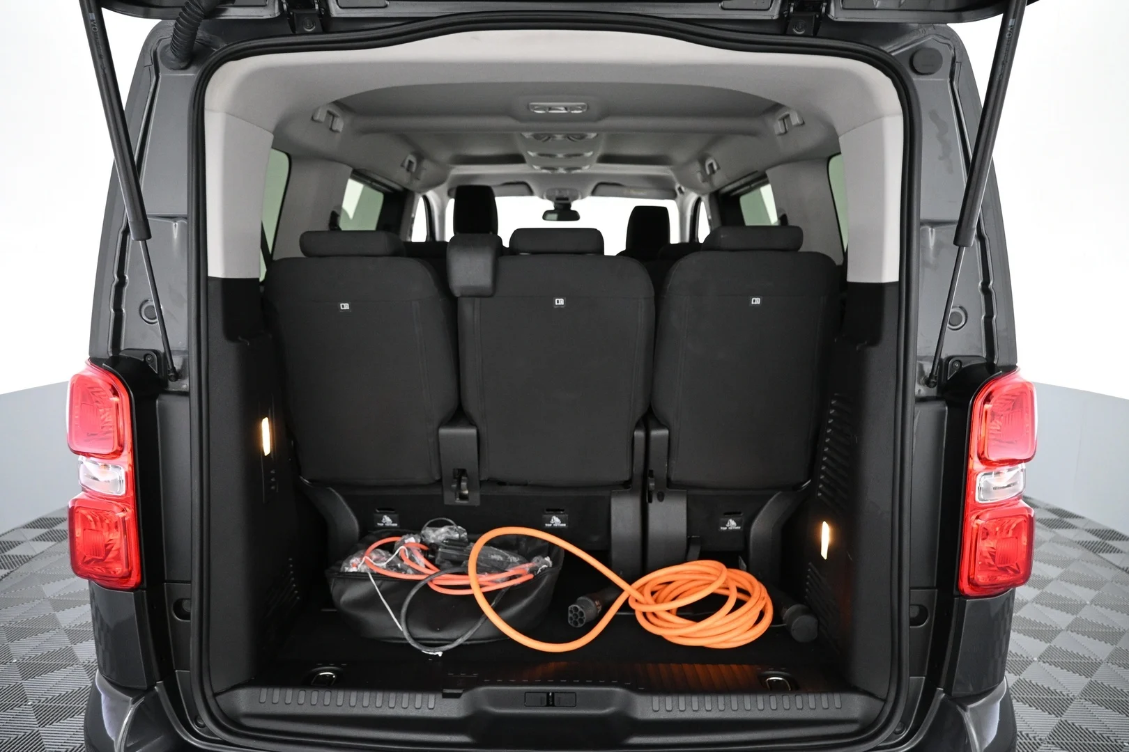 Car Image - 4g4PsRtLeZkshWhDBxBKup