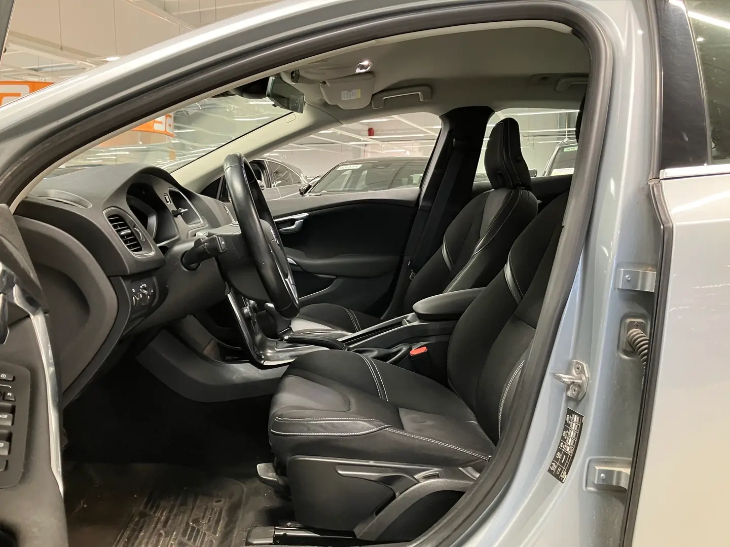 Car Image - LzYxp5aezSF5s59PGkF3k