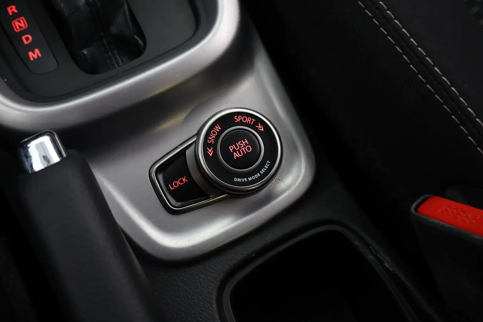 Car Image - 5vV9mDKHjTd5xYI96IlWm9