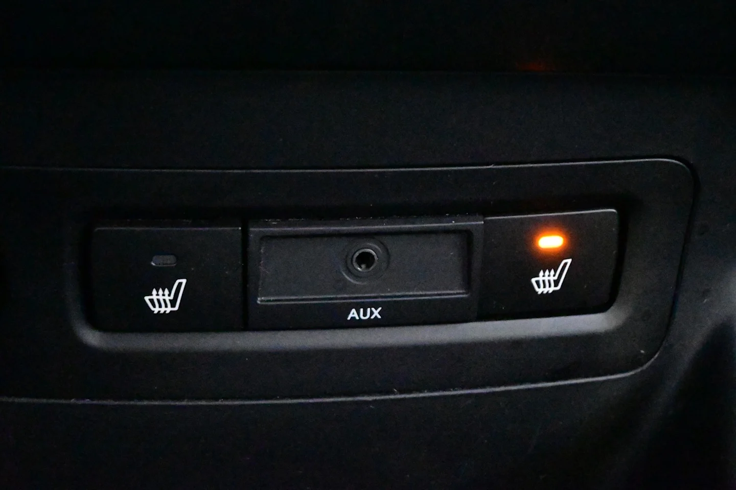 Car Image - 7n6w9Bkn8yzHzslrdcC3i2