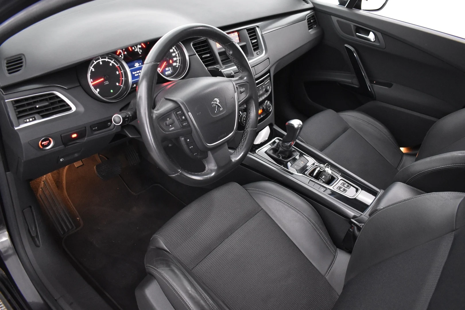 Car Image - mhyTFhZQoedqssjefeC9u