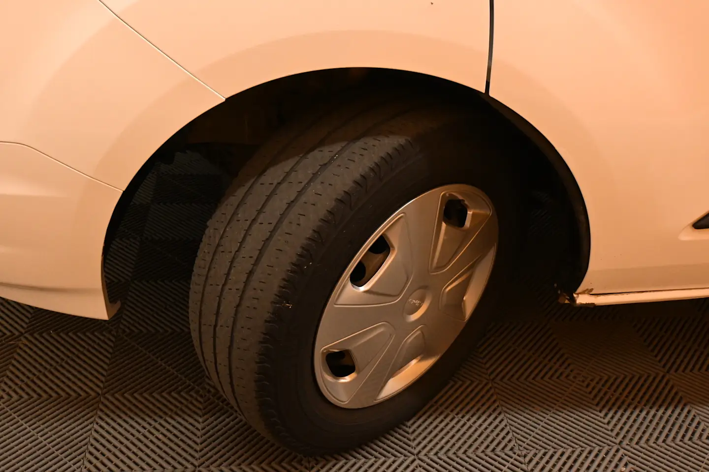 Car Image - 5MwT3QDM8uVDz46sdmDcDh