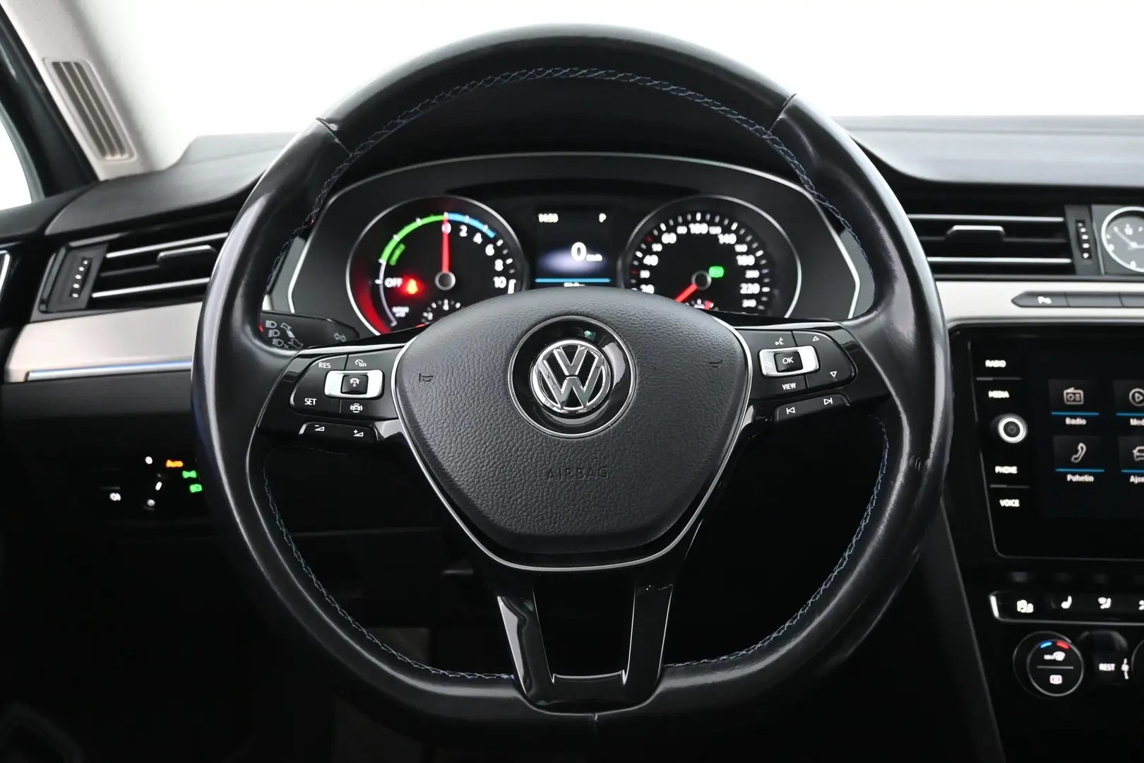 Car Image - 3Kfiu7oIfEuxYT8KgYBhAZ