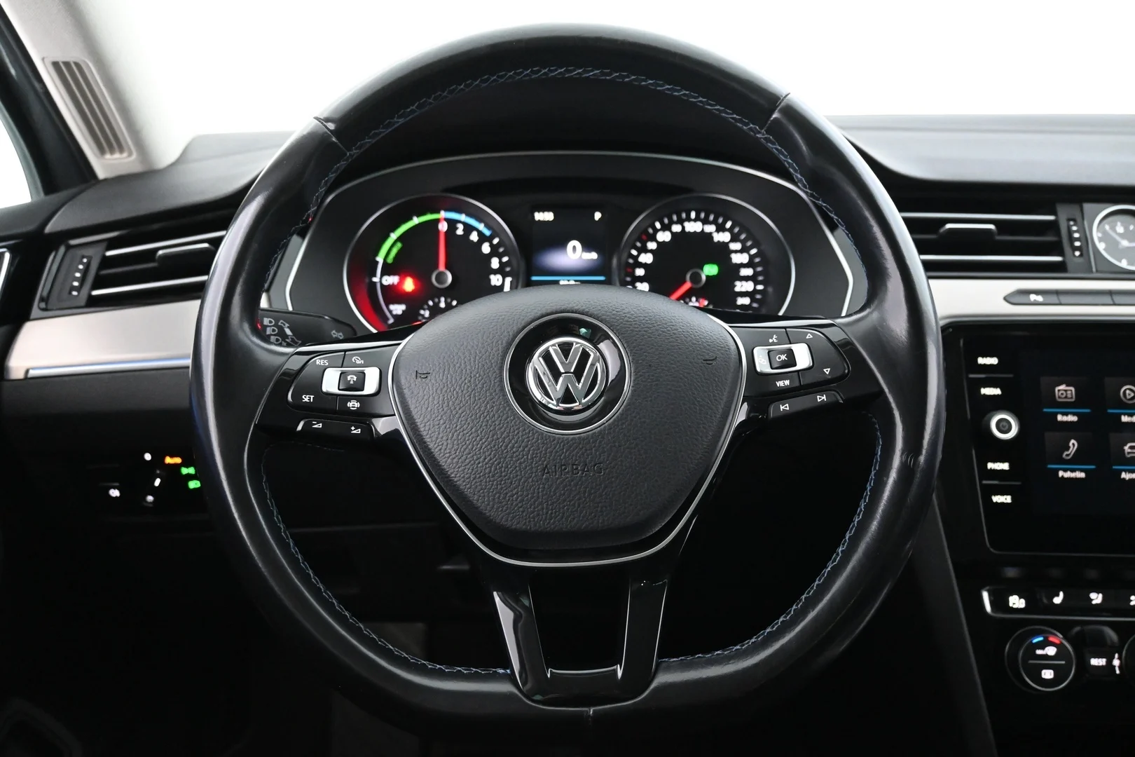 Car Image - 3Kfiu7oIfEuxYT8KgYBhAZ