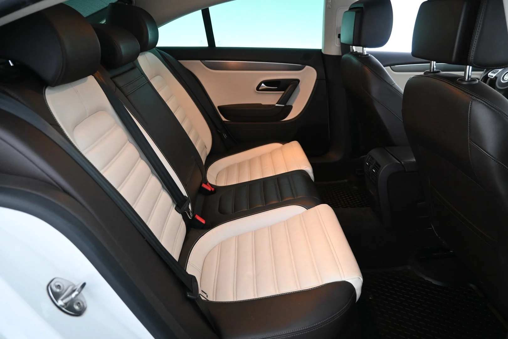 Car Image - 1ilhH0HmAU6Qu5ZyRnpV0j