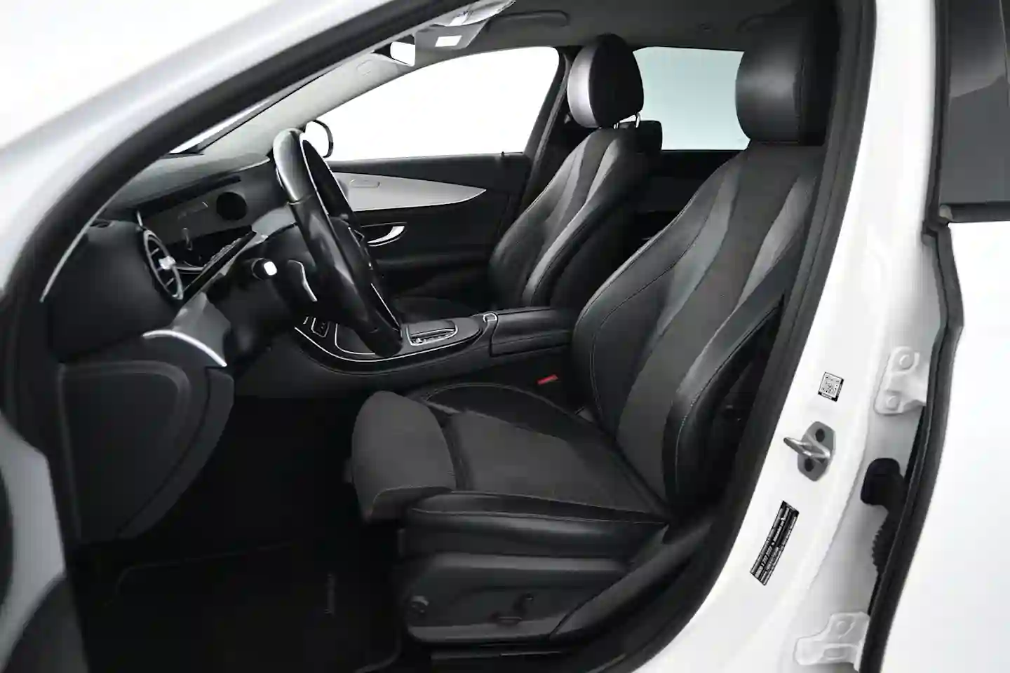 Car Image - 5kq6VLMW6qDa81fOZvqhb2