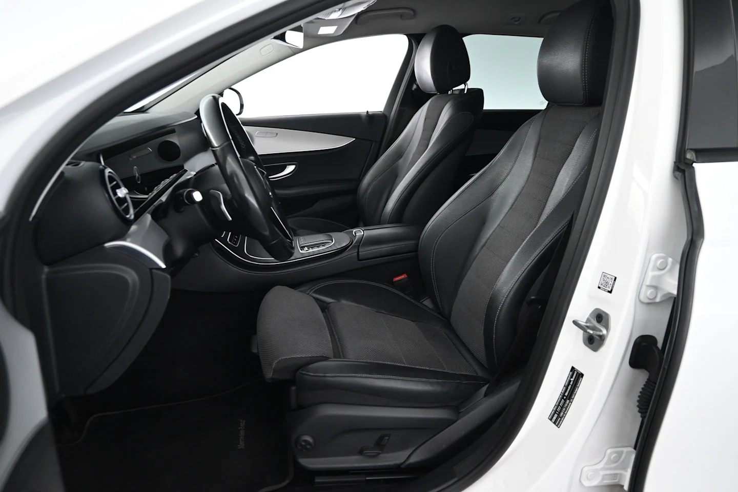 Car Image - 5kq6VLMW6qDa81fOZvqhb2