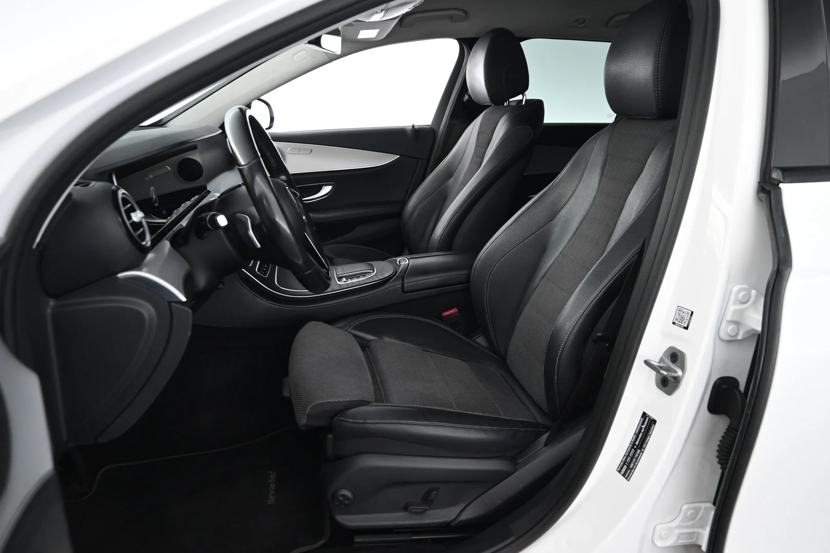 Car Image - 5kq6VLMW6qDa81fOZvqhb2