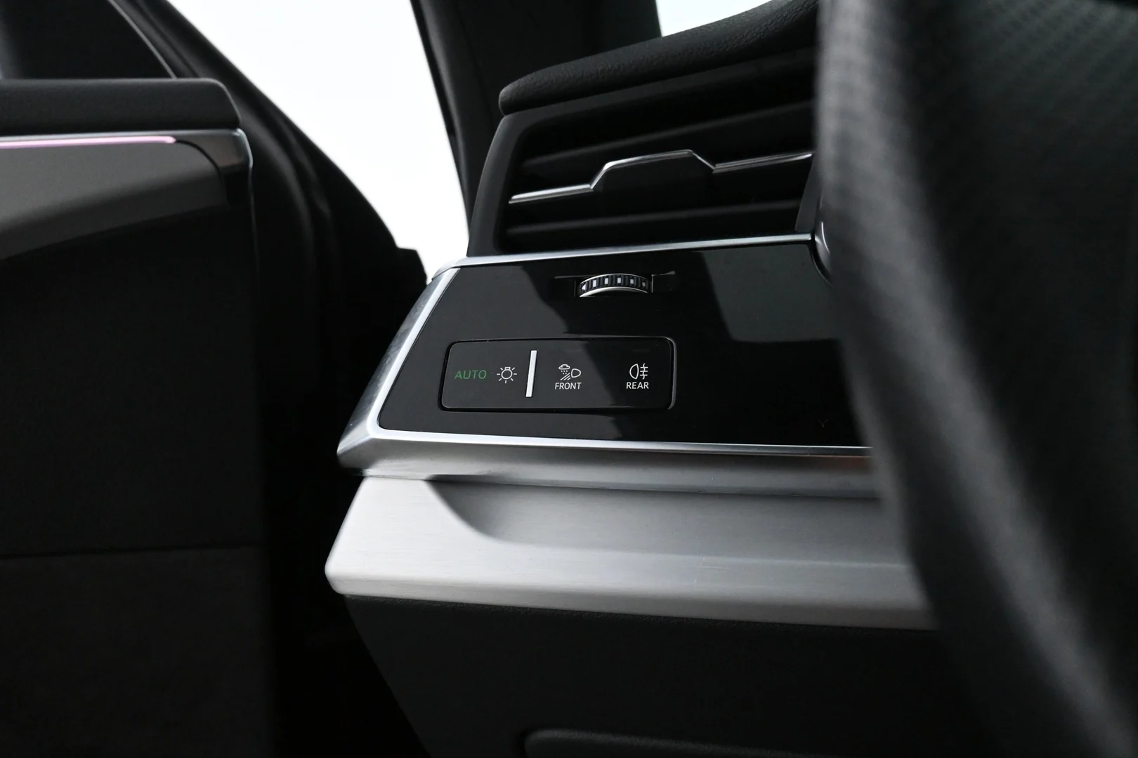 Car Image - 1qfI4qBRD05zFUSeRRjZOm