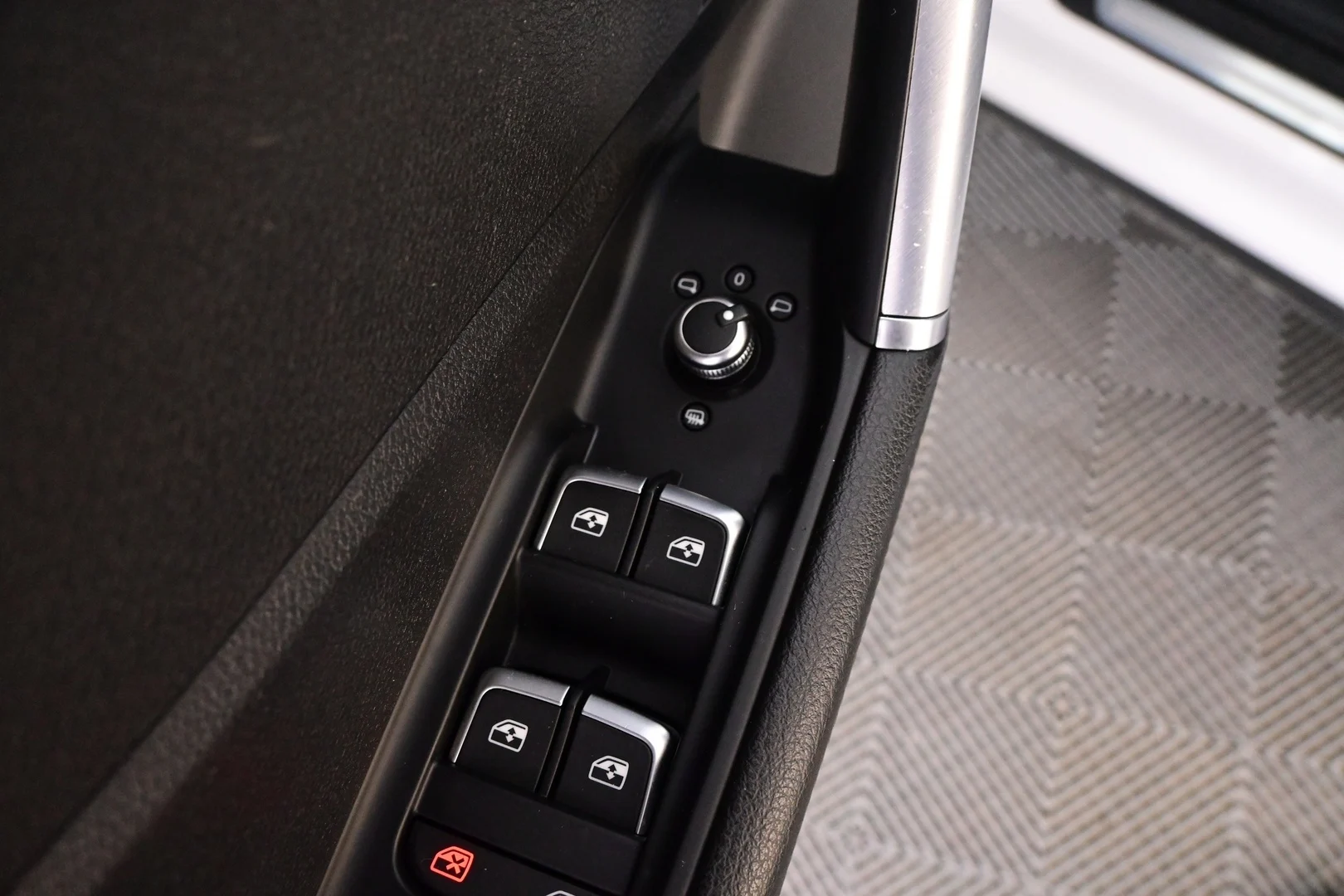 Car Image - 1NT4lH4SYiNSgGJT2x6pgo
