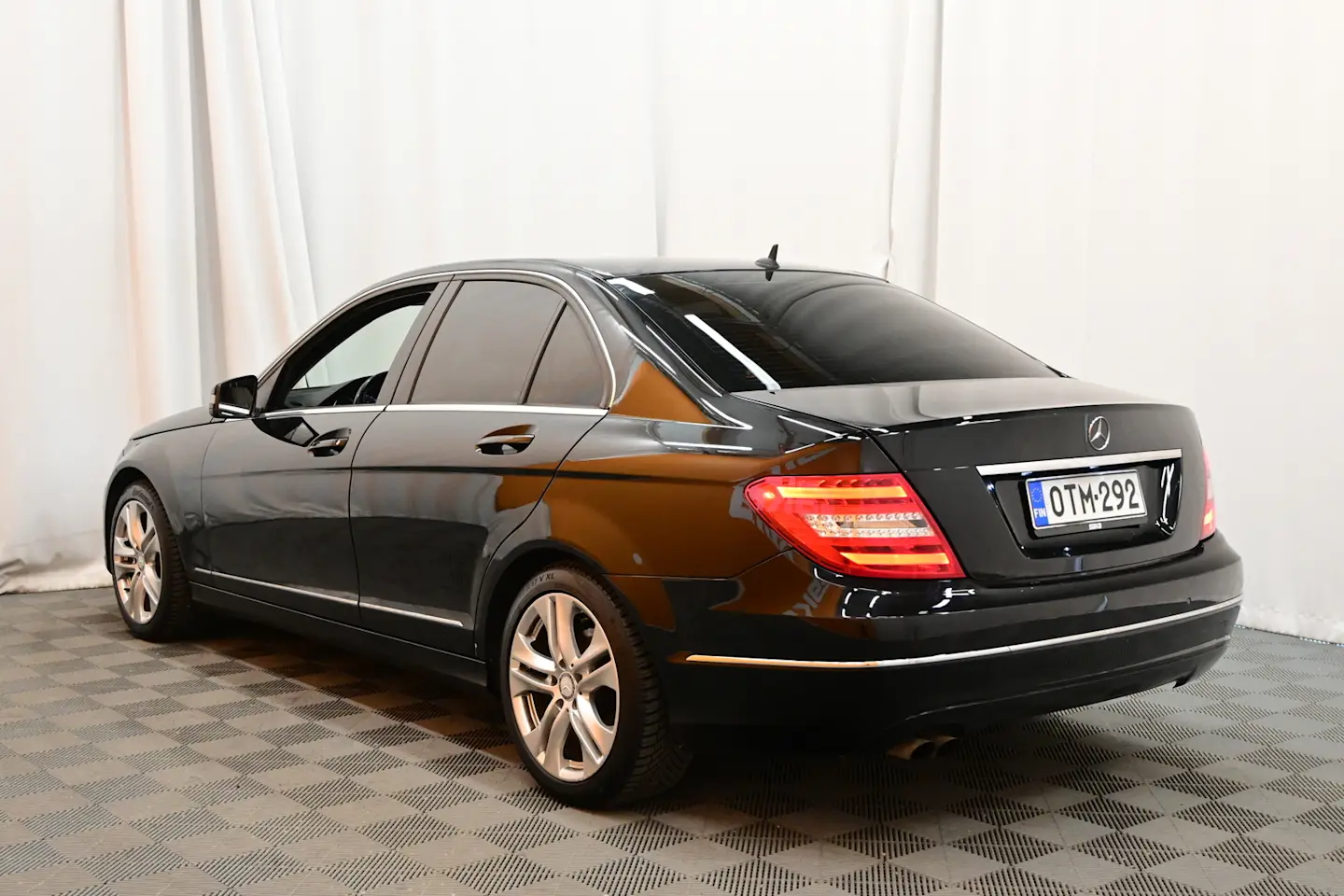 Car Image - 3fWj8c9gbLnb9A818AOroy