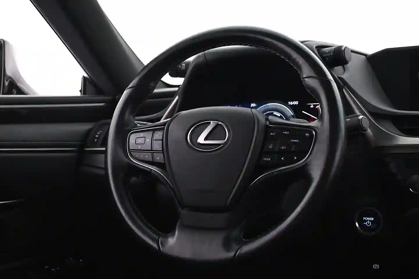 Car Image - iDVTGOn2b5sG4IIegPqFf