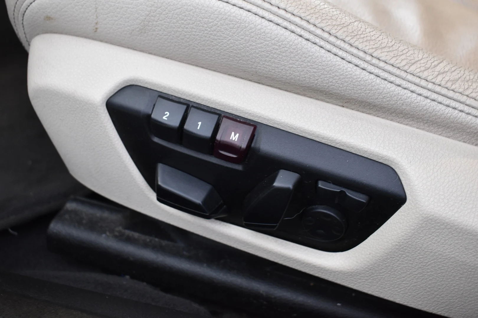 Car Image - 7FdXfqsCMb2jEf3WXog8Jx