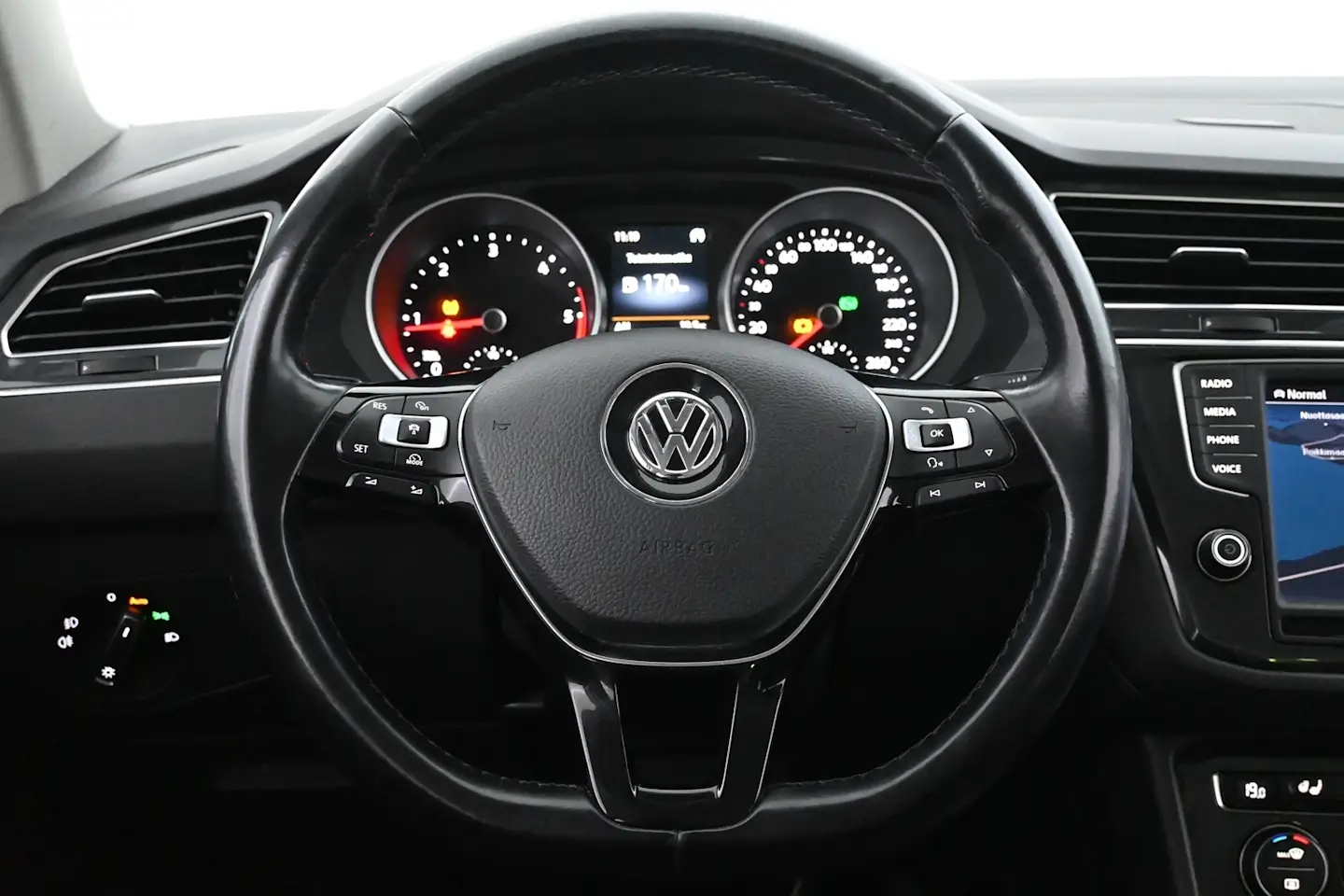 Car Image - 7JBRSnC2MQgP6xfamZeV2X