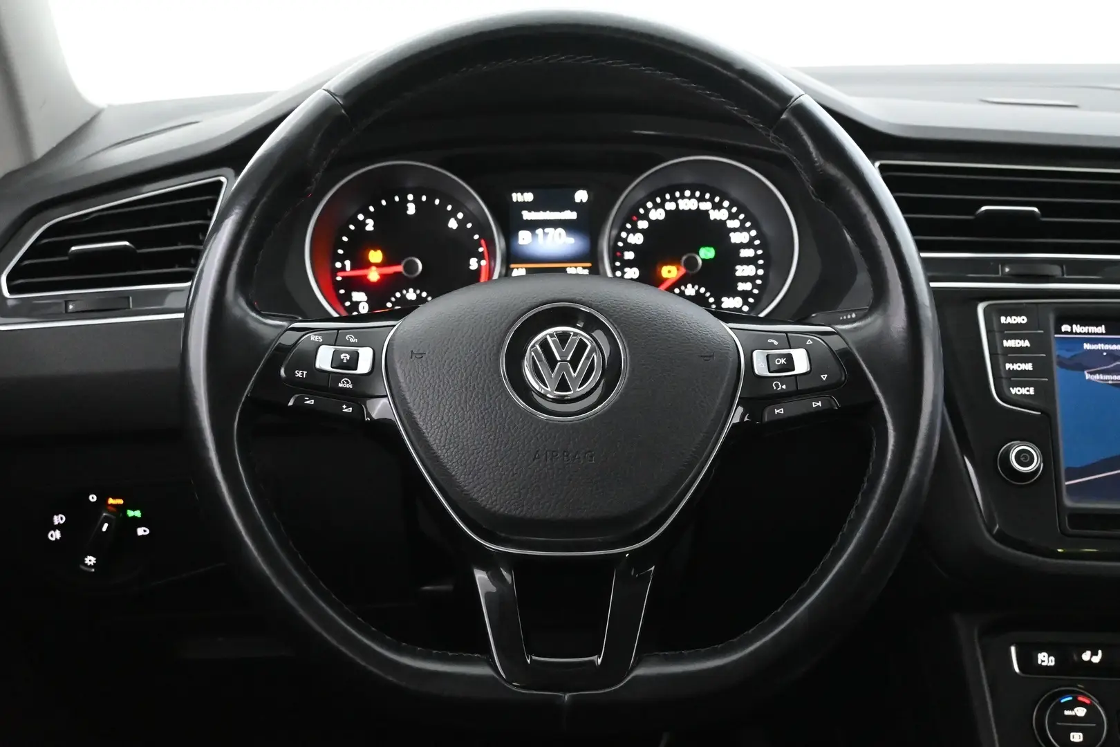 Car Image - 7JBRSnC2MQgP6xfamZeV2X