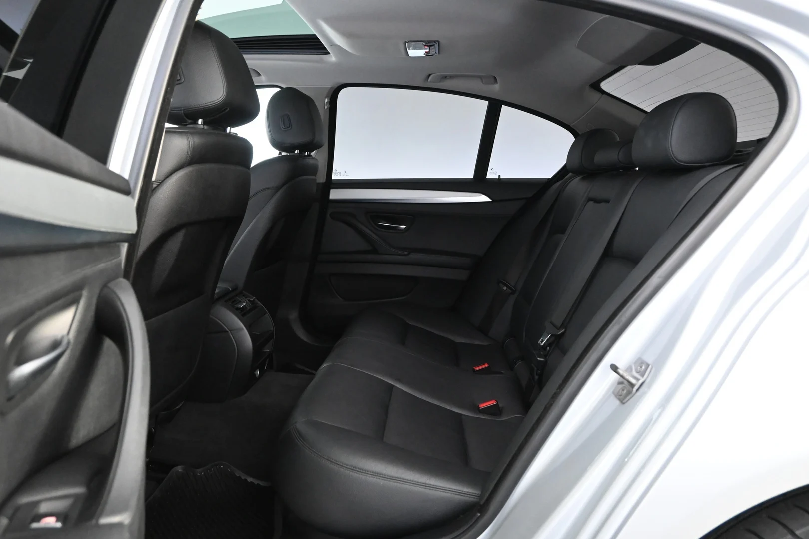 Car Image - 5WIBnfsVy1T310zEmzGPzX