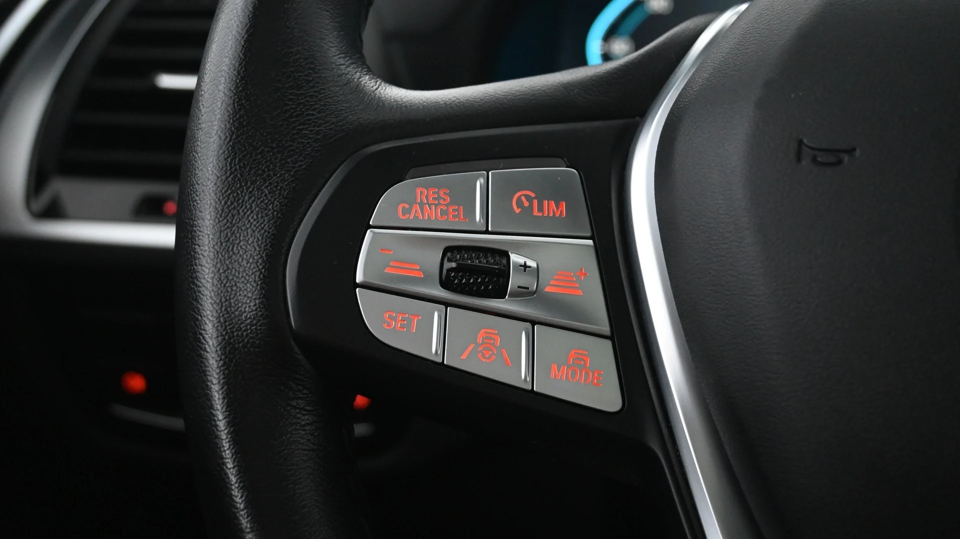 Car Image - vUt893W8mQhd45yzTBt0C