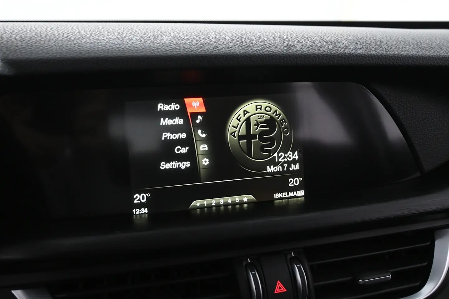 Car Image - 4Ge4Ri8XGkDMDgJoeSroFw