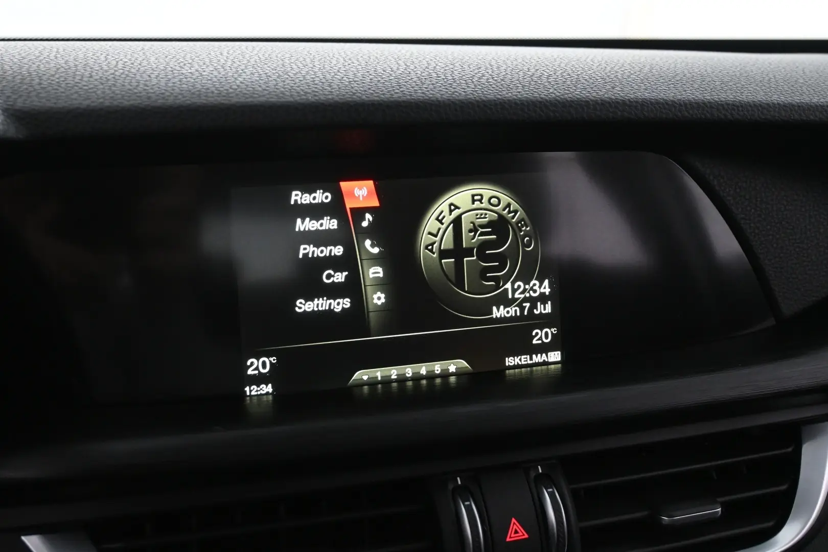 Car Image - 4Ge4Ri8XGkDMDgJoeSroFw