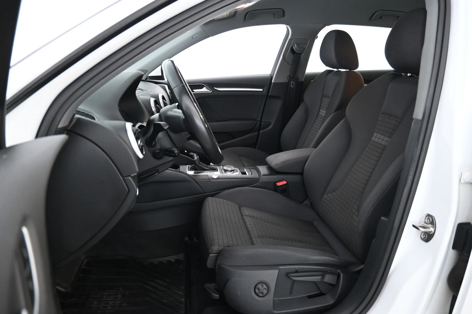 Car Image - 147eS9S4nofgzw5k9M01KX