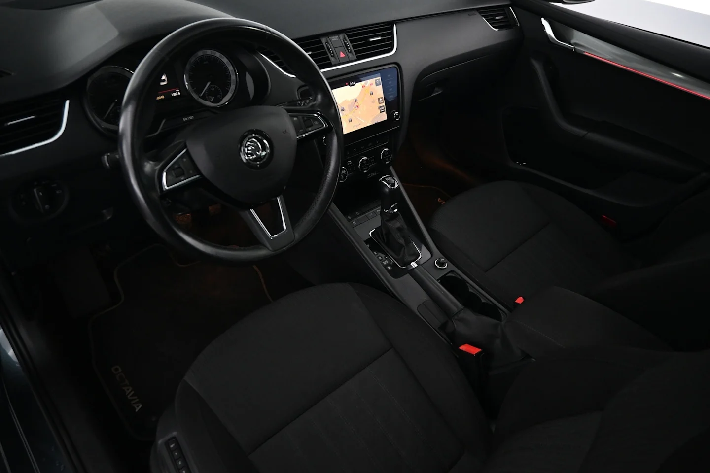 Car Image - 2w1N4dw5wkCBVg90khWsTi