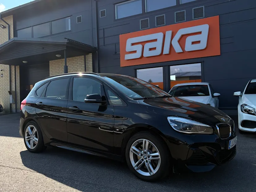 BMW 225