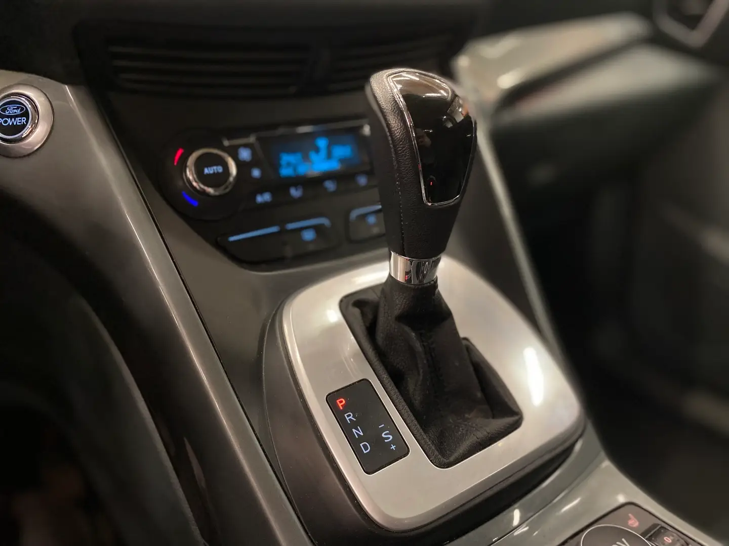 Car Image - 1YPF87xxJ1uHQbJpgtWgm2