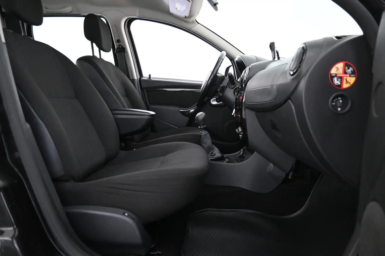Car Image - FH0xSYGWIhjmWGdmv5fL2