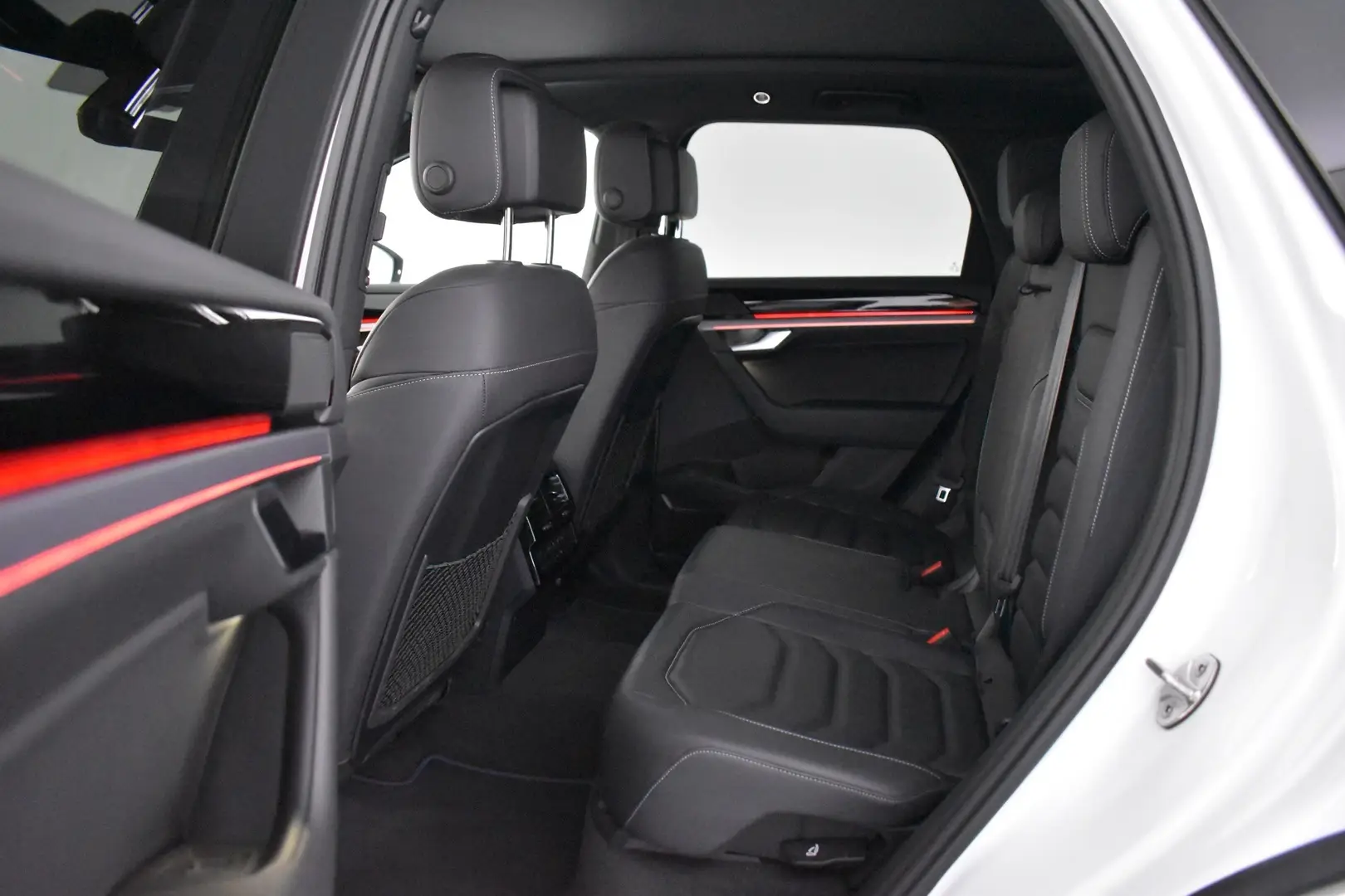 Car Image - 3XJna00QLG9JqGozEyZD39