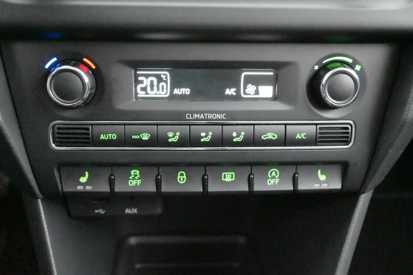 Car Image - 6LhUuIkGS9igl9SikBV3HS