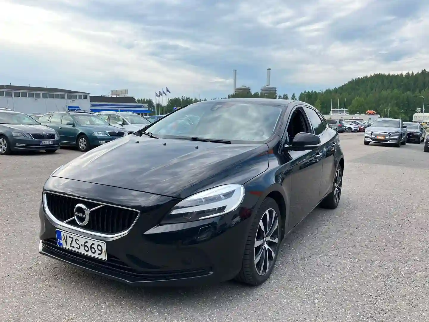 Car Image - 4mdtfUcZgnmaWz3L591bi5