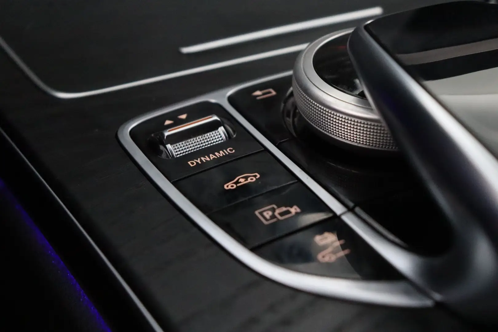 Car Image - 5Q2y6ZYCfVJ1Q4Zu5s7OWK