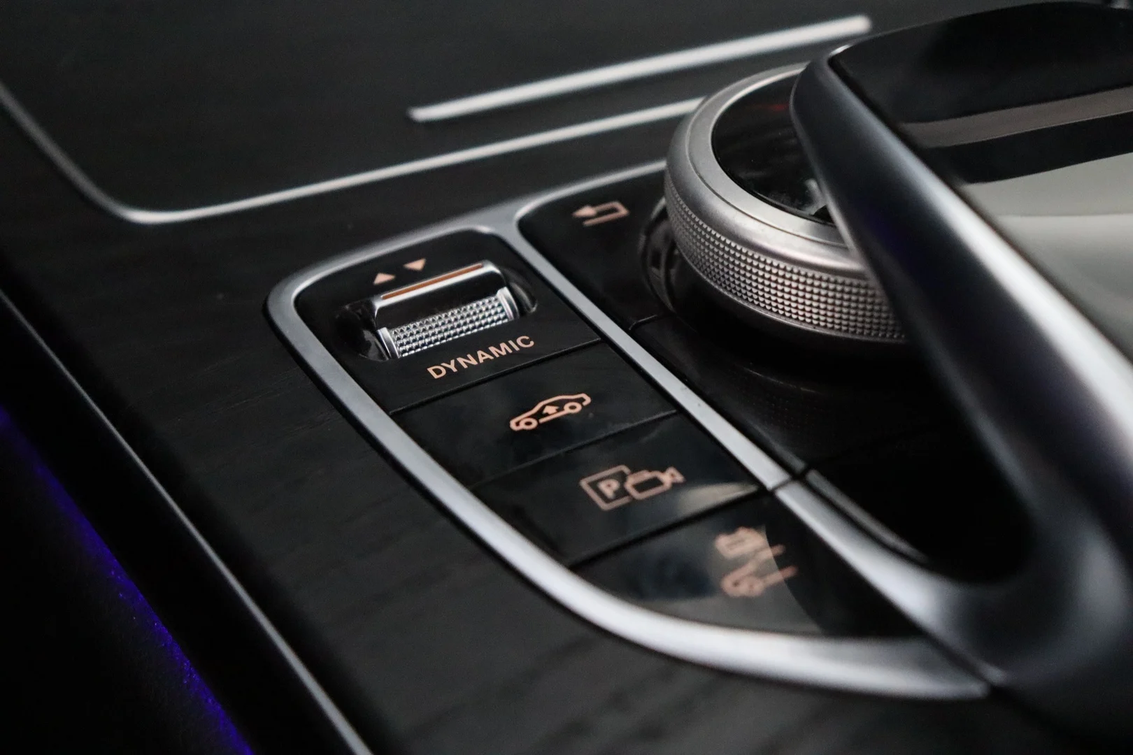 Car Image - 5Q2y6ZYCfVJ1Q4Zu5s7OWK
