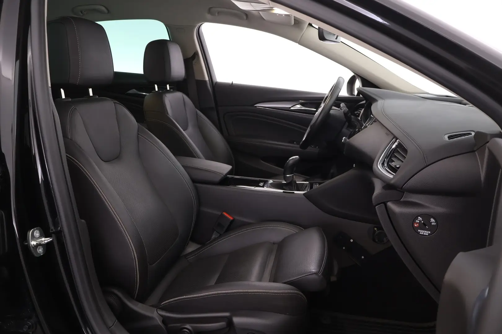 Car Image - 6ZpiFdJeLFY4i0Dn8hp2te