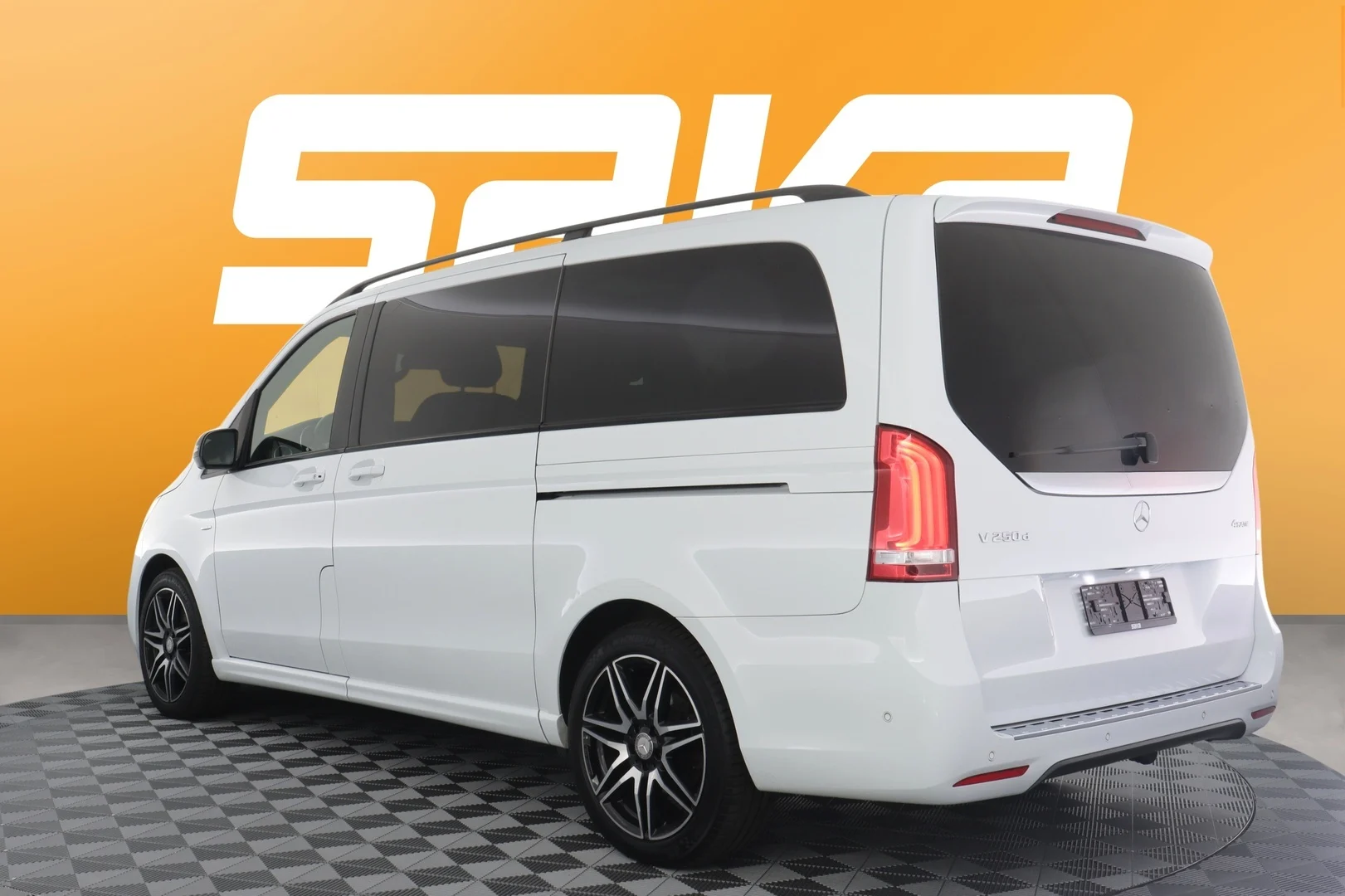 Car Image - 7skbhjry1touGIg4C16vKD