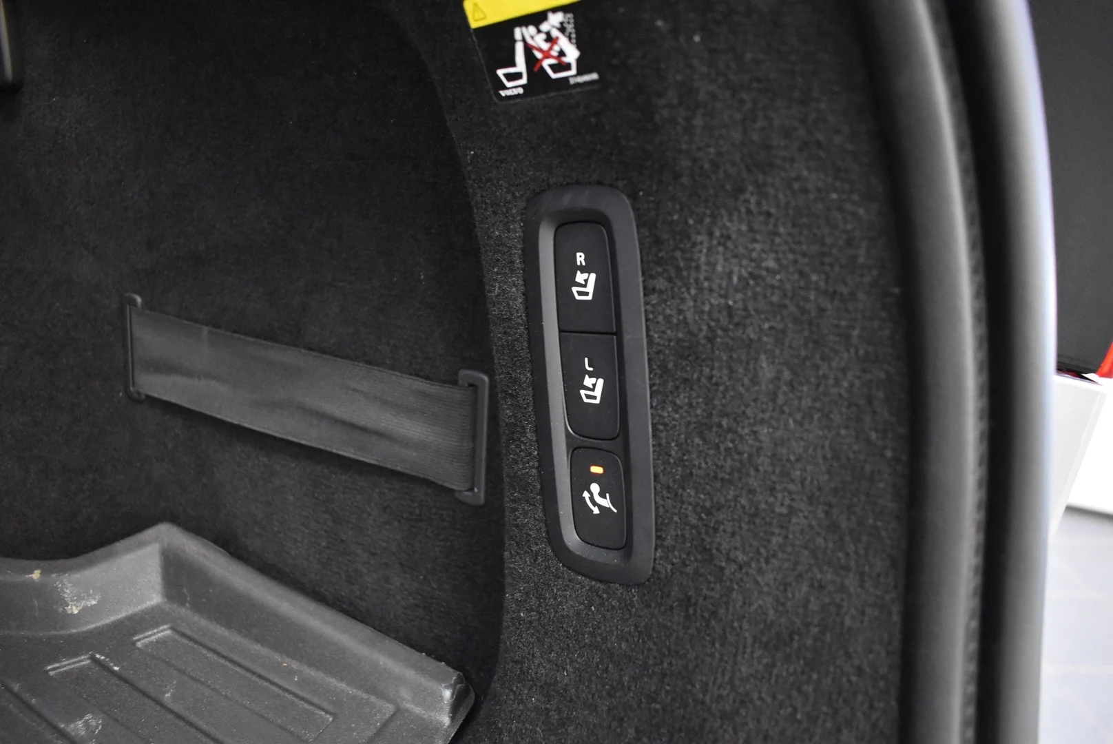 Car Image - 5pbksEAtCyykcRglaLF0bL
