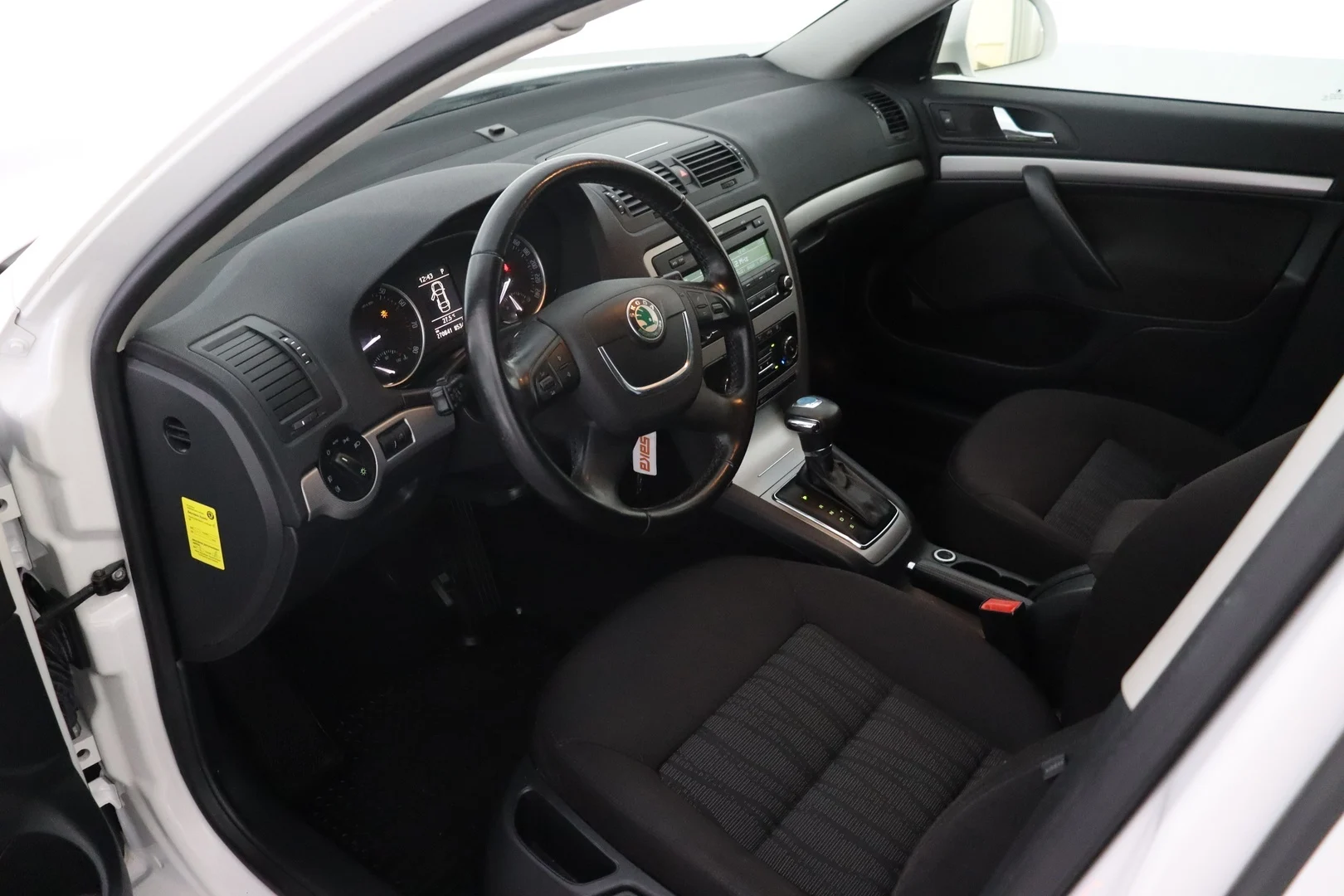 Car Image - 6HJ7s0cDJoybcAPA8OCK4m