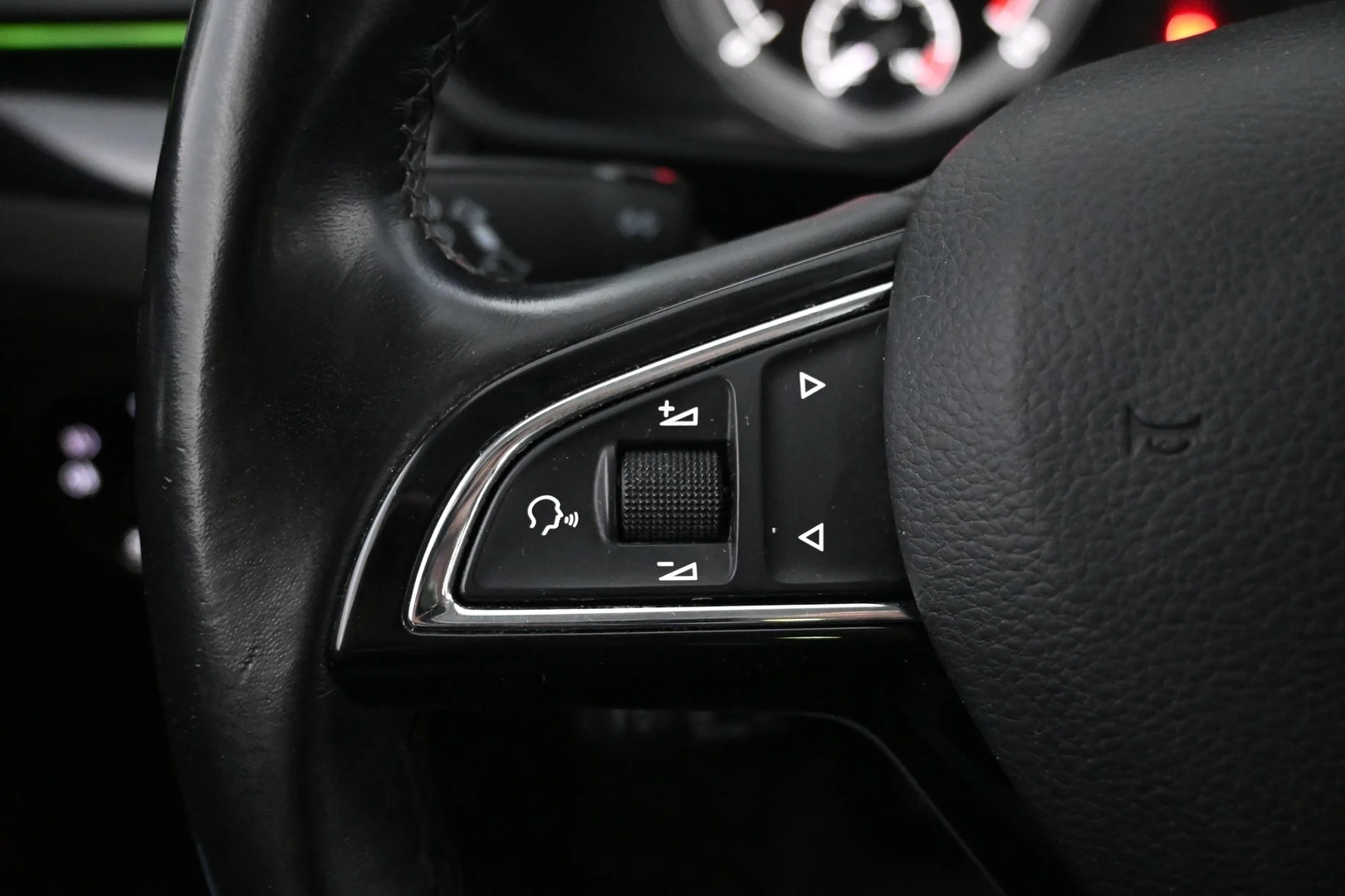 Car Image - 3cg8e9y12WzkCdigtxznQv