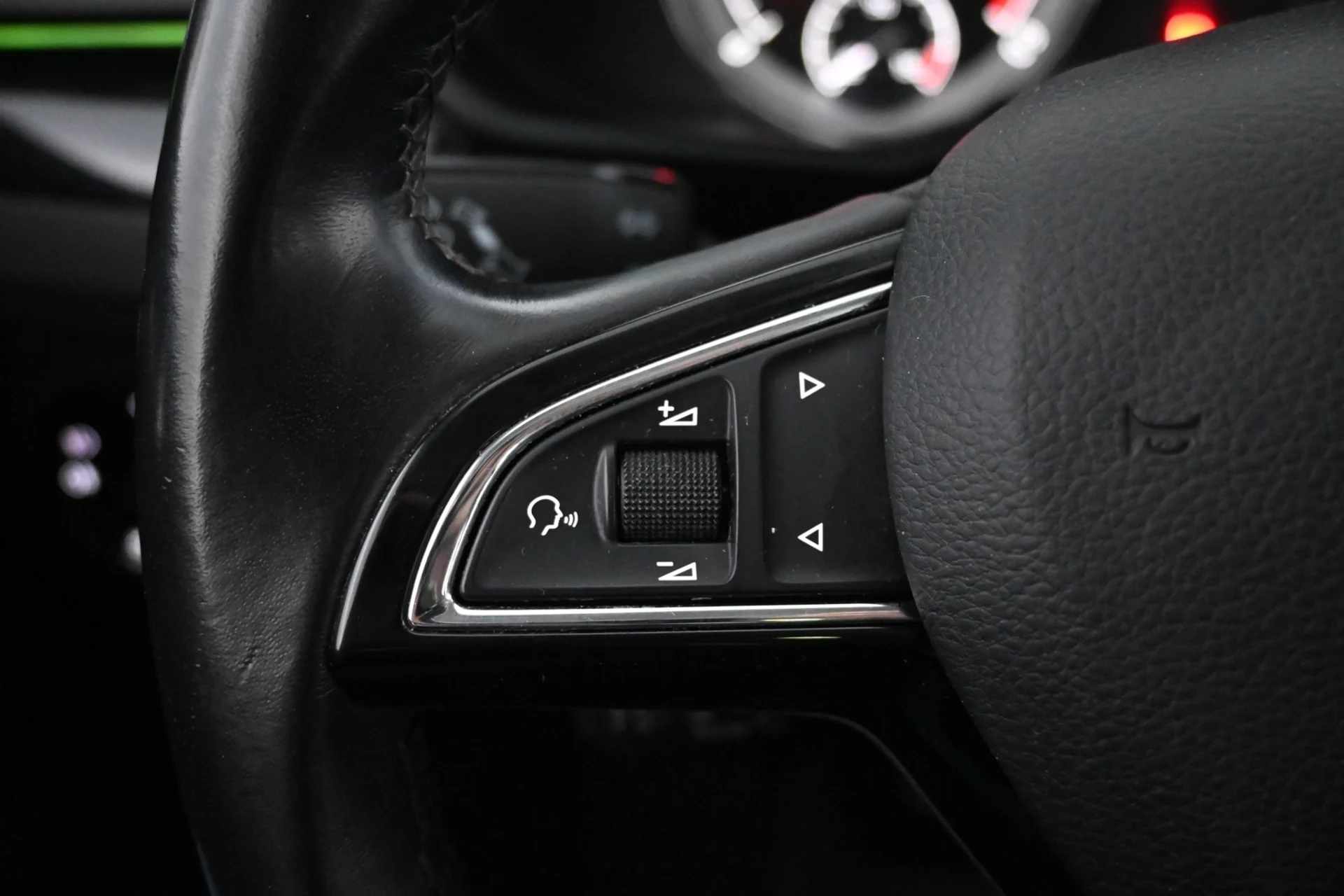 Car Image - 3cg8e9y12WzkCdigtxznQv