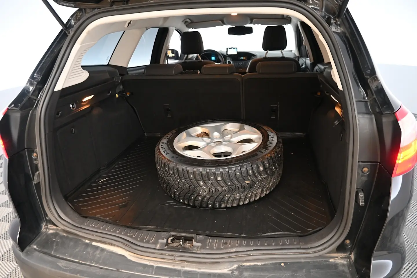 Car Image - 5jC6MdoxqK1j9hBrMSG06x