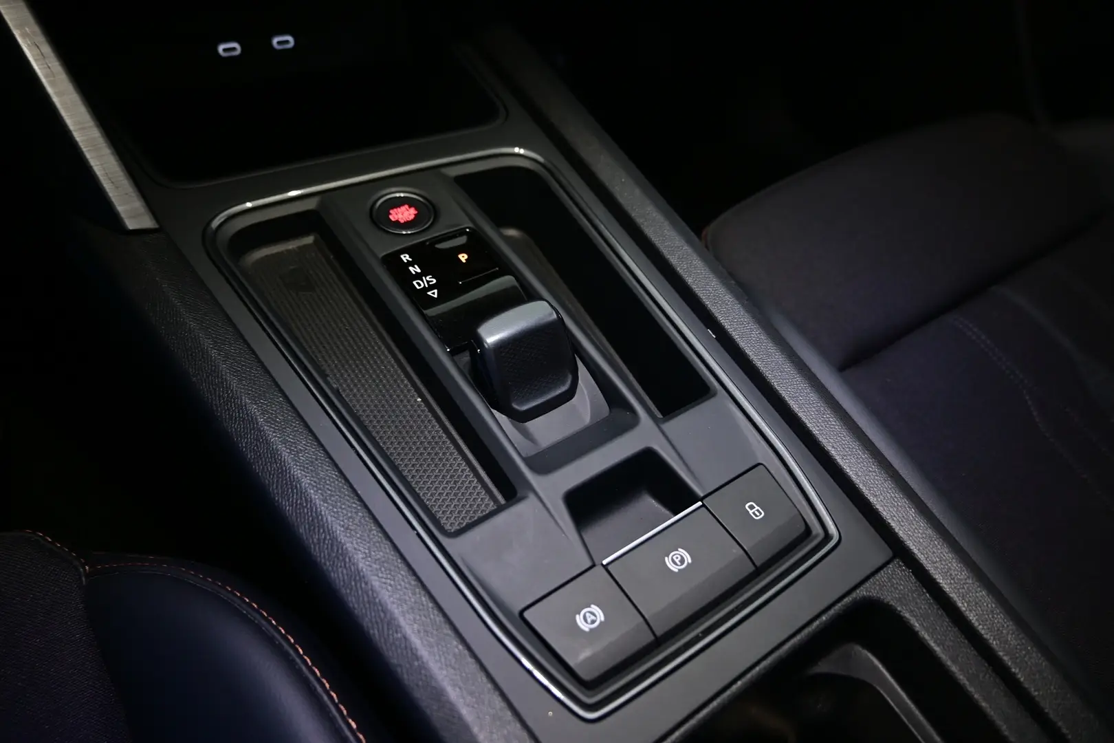 Car Image - 4IDpvpcBNr2rdOHiHA7Lby