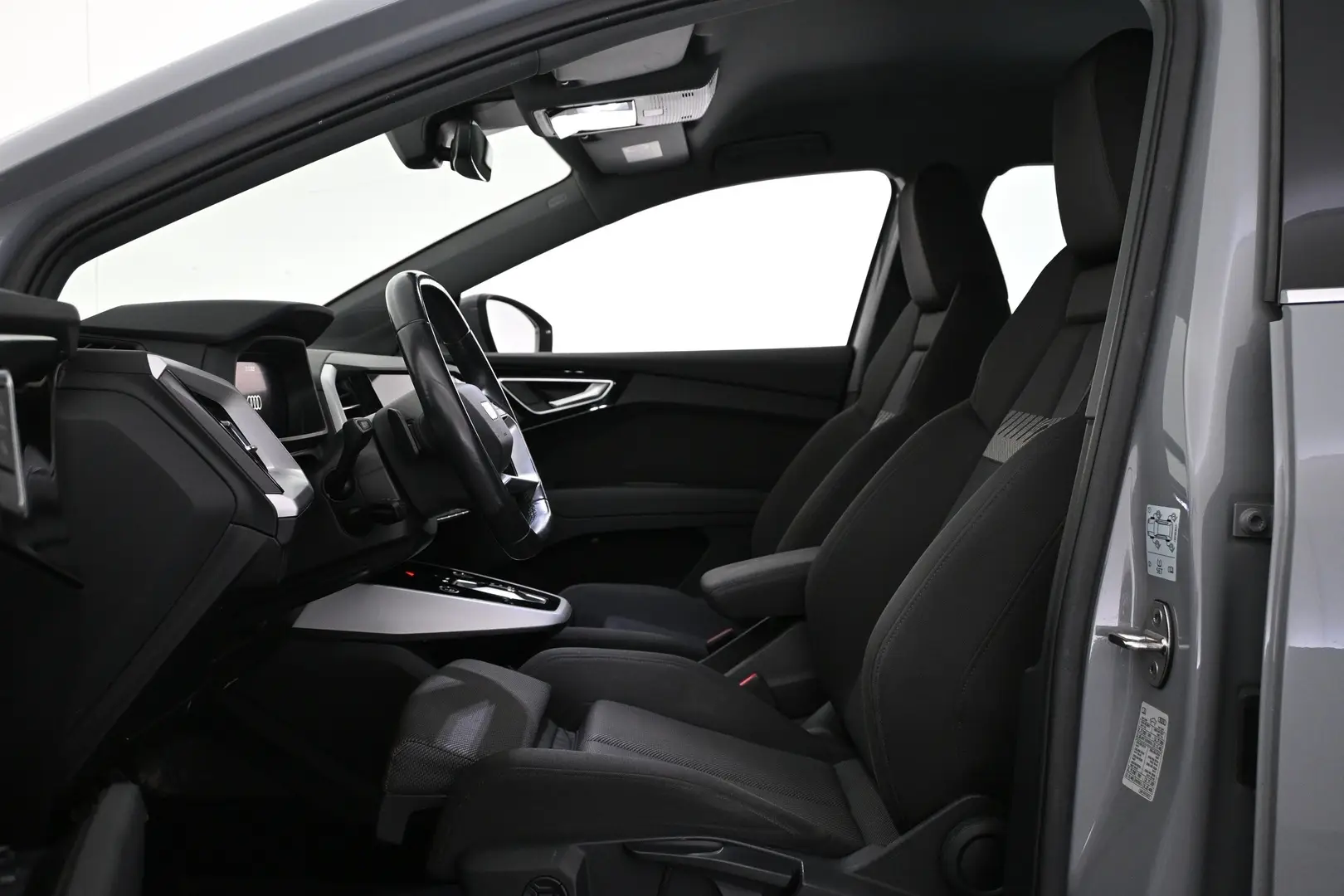 Car Image - 1Hd9RiCjXihTqDggXuarNE