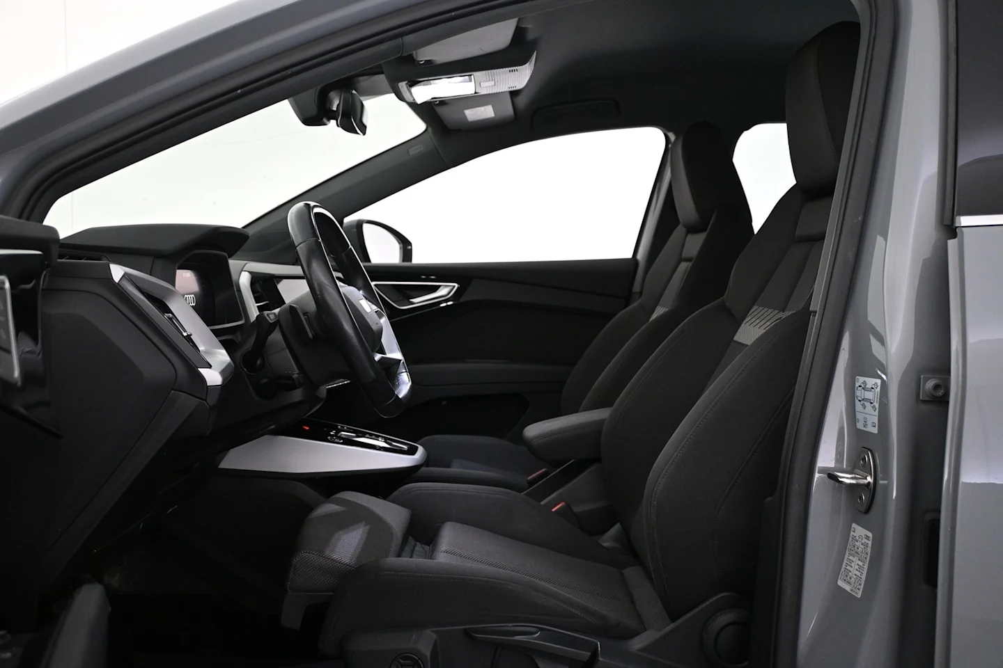 Car Image - 1Hd9RiCjXihTqDggXuarNE