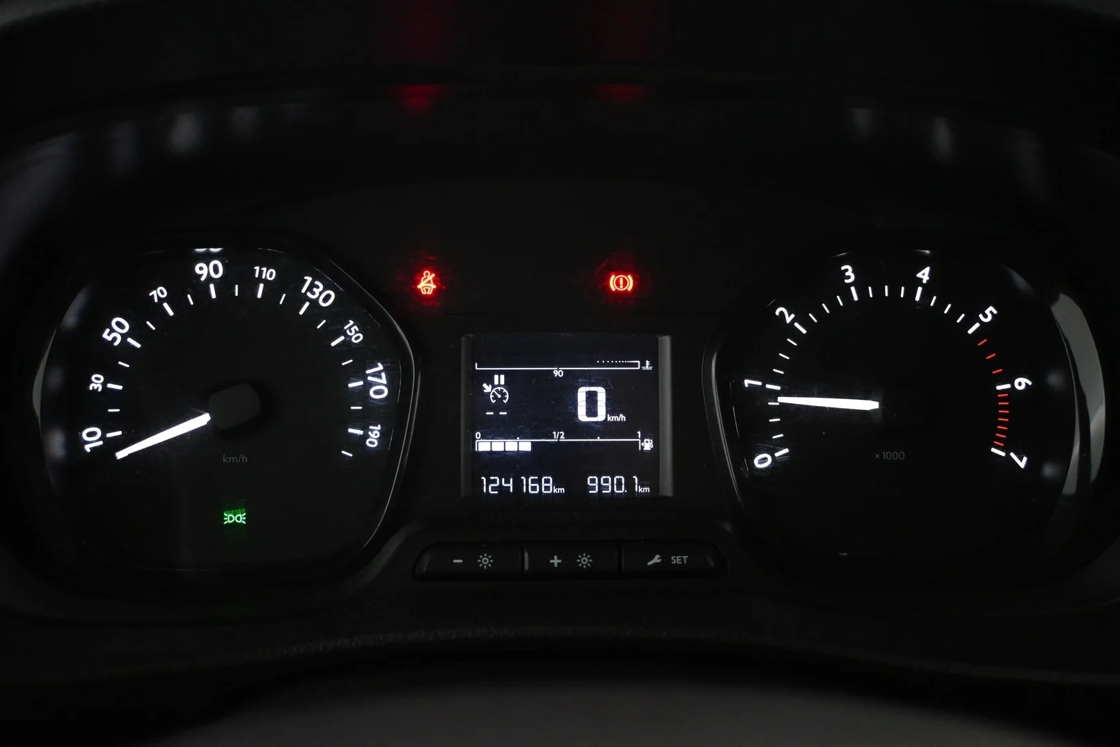 Car Image - 25YwaRFCEkX7Q92jW18U8I
