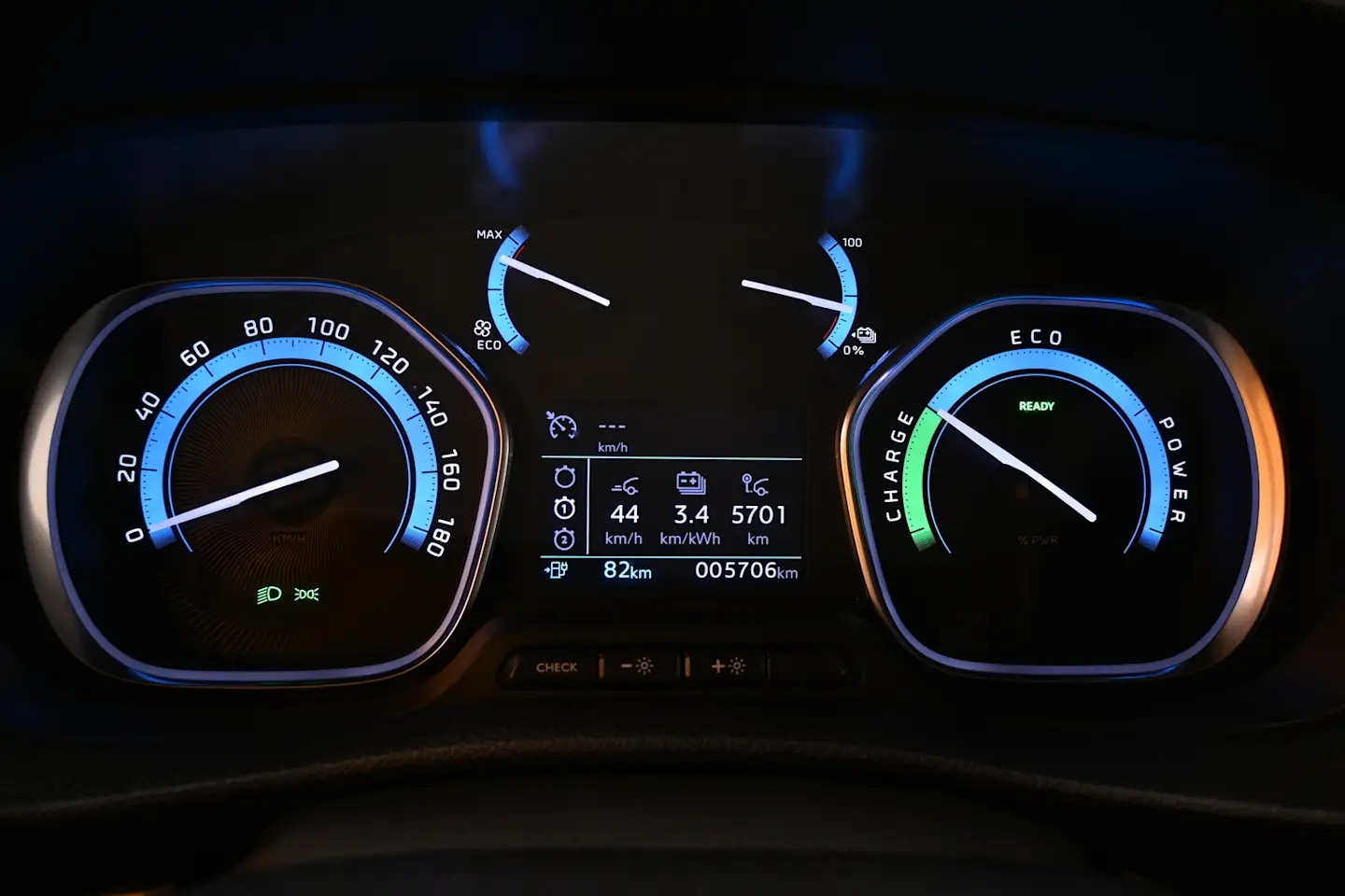 Car Image - 7VWu49Ki36NydwF6YclfS