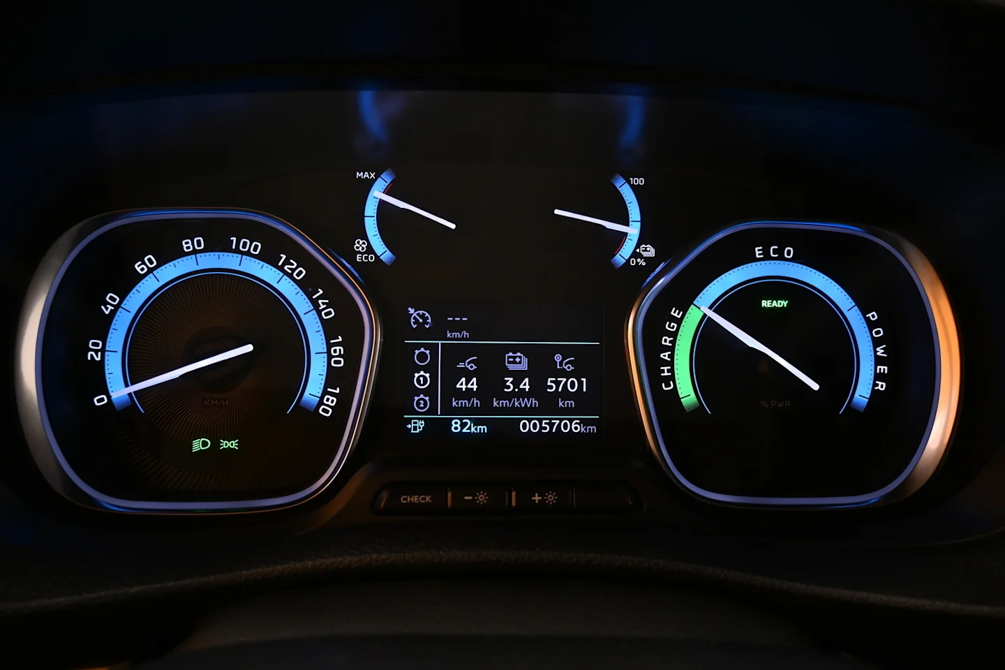 Car Image - 7VWu49Ki36NydwF6YclfS