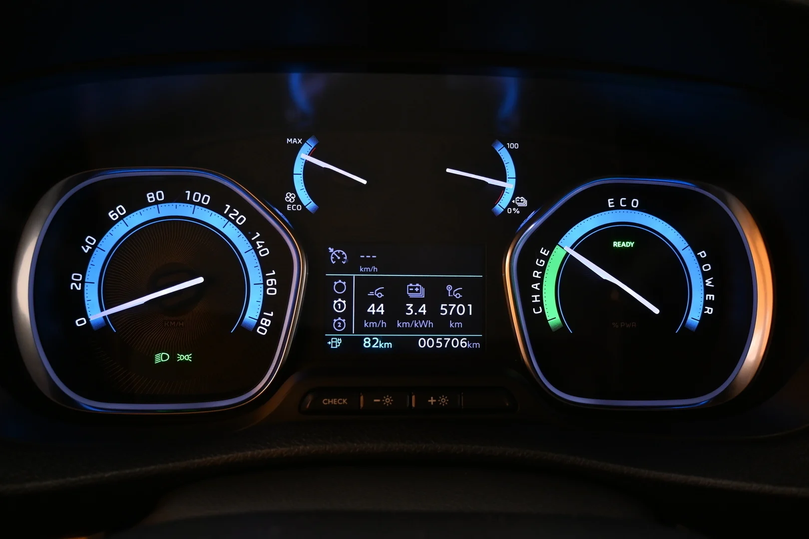 Car Image - 7VWu49Ki36NydwF6YclfS