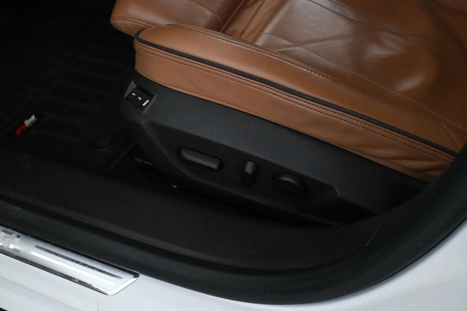 Car Image - 3oBs46ZNGxXDKZ8Qamamb7